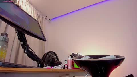 Snapshot of eva_rain chatting on 11, 1, 2025 Eva online show from 11, 1, 2025