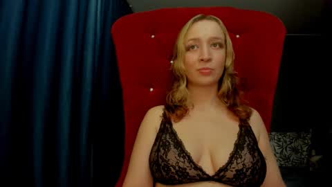 Snapshot of eva_rikchter chatting on 14, 10, 2025 Ice Goddess online show from 14, 10, 2025