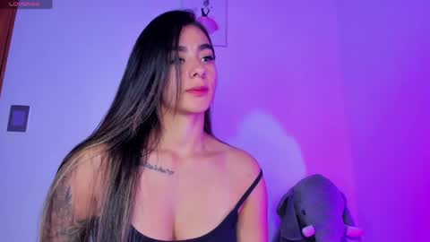 Eva Shinee online show from 17, 4, 2026