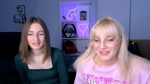 Snapshot of eva_smiith_ chatting on 6, 11, 2025 Eva online show from 6, 11, 2025