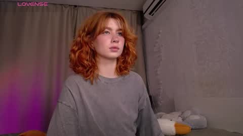 Snapshot of evaa_moonn_ chatting on 2, 11, 2025 Eva online show from 2, 11, 2025