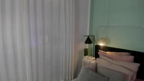 Snapshot of evaa_stevens chatting on 13, 9, 2025 julieth online show from 13, 9, 2025