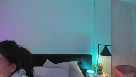 Snapshot of evaa_stevens chatting on 28, 10, 2025 julieth online show from 28, 10, 2025