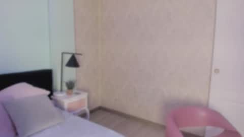 Snapshot of evaa_stevens chatting on 4, 11, 2025 julieth online show from 4, 11, 2025