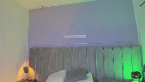 Snapshot of evaa_stevens chatting on 4, 12, 2025 julieth online show from 4, 12, 2025