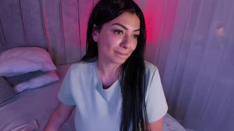 Snapshot of evaa_stevens chatting on 14, 12, 2025 julieth online show from 14, 12, 2025