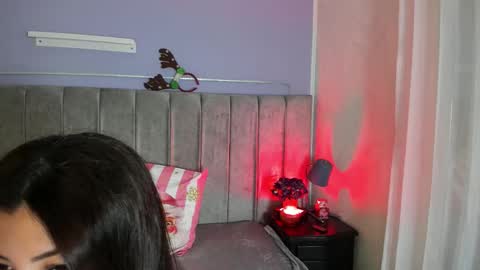 Snapshot of evaa_stevens chatting on 15, 12, 2025 julieth online show from 15, 12, 2025