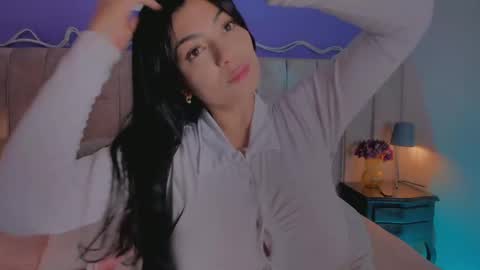 Snapshot of evaa_stevens chatting on 18, 4, 2026 julieth online show from 18, 4, 2026