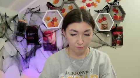 Snapshot of evachaturbatte chatting on 22, 10, 2025 Evachaturbatte online show from 22, 10, 2025