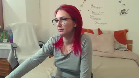 Snapshot of evadesireone chatting on 17, 2, 2025 EvadesireONE online show from 17, 2, 2025