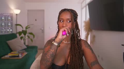 Snapshot of evajacksss_ chatting on 2, 2, 2025 evajacksss_ online show from 2, 2, 2025