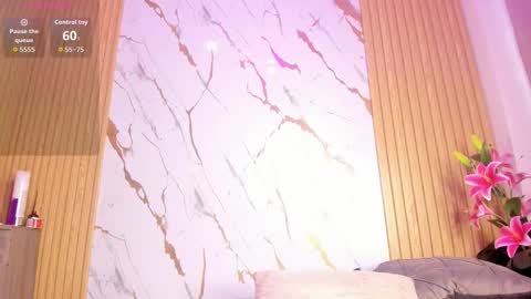 Snapshot of evajohnss chatting on 11, 10, 2025 EvaJohnss online show from 11, 10, 2025