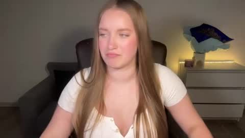 Snapshot of evajuly chatting on 23, 6, 2026 Eva online show from 23, 6, 2026