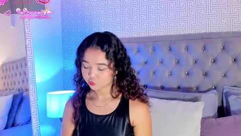 Snapshot of evalunna__ chatting on 20, 12, 2025 Eva Luna online show from 20, 12, 2025