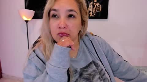 Snapshot of evamilff_ chatting on 6, 1, 2025 Eva online show from 6, 1, 2025