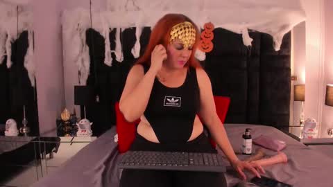 Snapshot of evamilfxxx chatting on 18, 10, 2025 Eva online show from 18, 10, 2025
