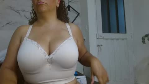 Eva Mills online show from 11, 10, 2025