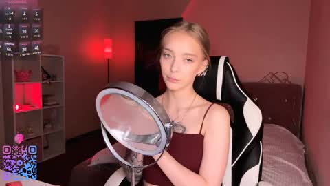 Snapshot of evamourr chatting on 26, 5, 2026 Eva online show from 26, 5, 2026