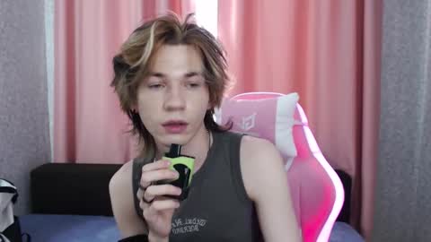 Snapshot of evan_reinhart chatting on 26, 9, 2025 evan_reinhart online show from 26, 9, 2025