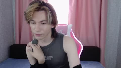 Snapshot of evan_reinhart chatting on 27, 9, 2025 evan_reinhart online show from 27, 9, 2025