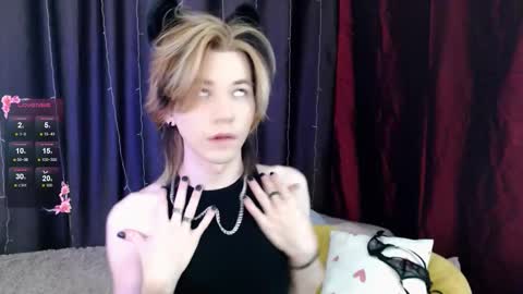 Snapshot of evan_reinhart chatting on 27, 10, 2025 evan_reinhart online show from 27, 10, 2025