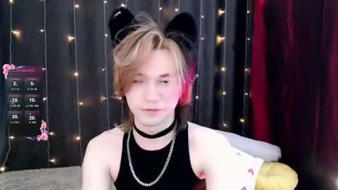 Snapshot of evan_reinhart chatting on 8, 11, 2025 evan_reinhart online show from 8, 11, 2025