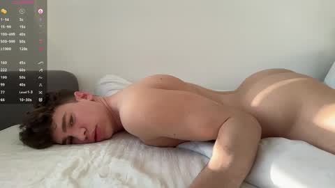 Snapshot of evan_white_ chatting on 6, 4, 2026 evan_white_ online show from 6, 4, 2026