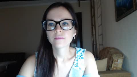 Snapshot of evangeline06 chatting on 21, 10, 2025 YourMistress online show from 21, 10, 2025