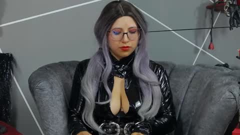 Snapshot of evangeline_17 chatting on 12, 12, 2024 Miss Evangeline    online show from 12, 12, 2024