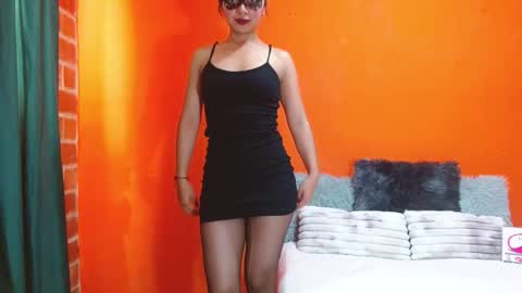 evangelinne_01 online show from 4, 11, 2025