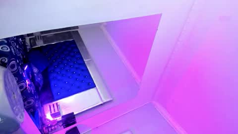 Snapshot of evanllelyne chatting on 1, 2, 2026 evanllelyne online show from 1, 2, 2026