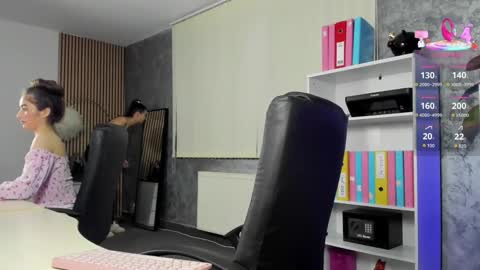 Snapshot of evanoellex chatting on 21, 12, 2025 Your Fantasy online show from 21, 12, 2025