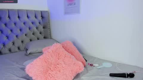 Eva Olimpo online show from 14, 11, 2025