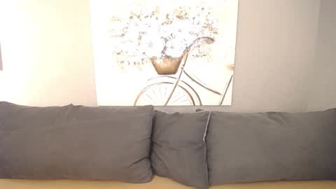 Snapshot of evarey_ chatting on 12, 9, 2025 Adelina online show from 12, 9, 2025