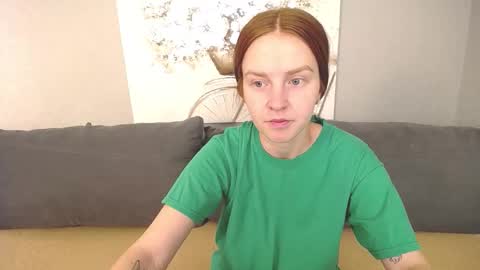 Snapshot of evarey_ chatting on 15, 9, 2025 Adelina online show from 15, 9, 2025