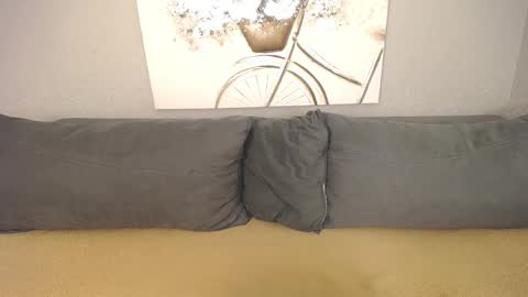 Snapshot of evarey_ chatting on 16, 9, 2025 Adelina online show from 16, 9, 2025