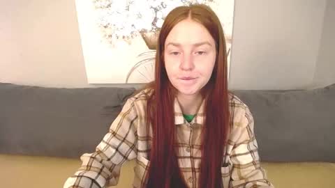 Snapshot of evarey_ chatting on 17, 9, 2025 Adelina online show from 17, 9, 2025