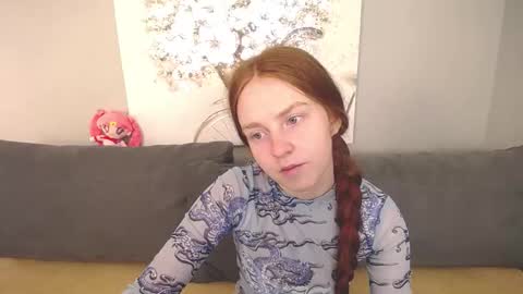 Snapshot of evarey_ chatting on 24, 9, 2025 Adelina online show from 24, 9, 2025