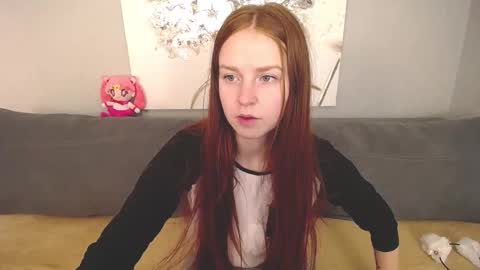 Snapshot of evarey_ chatting on 27, 9, 2025 Adelina online show from 27, 9, 2025