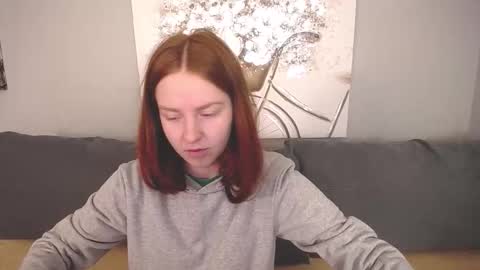 Snapshot of evarey_ chatting on 6, 10, 2025 Adelina online show from 6, 10, 2025