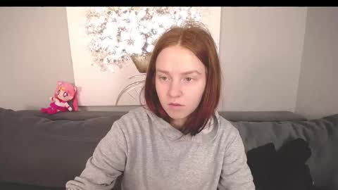 Snapshot of evarey_ chatting on 7, 10, 2025 Adelina online show from 7, 10, 2025