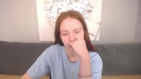 Snapshot of evarey_ chatting on 11, 10, 2025 Adelina online show from 11, 10, 2025