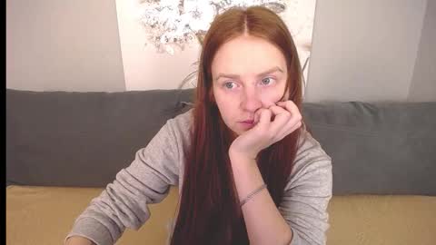 Snapshot of evarey_ chatting on 13, 10, 2025 Adelina online show from 13, 10, 2025