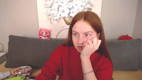 Snapshot of evarey_ chatting on 22, 10, 2025 Adelina online show from 22, 10, 2025