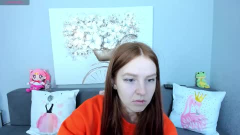 Snapshot of evarey_ chatting on 10, 11, 2025 Adelina online show from 10, 11, 2025