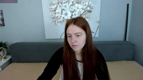 Snapshot of evarey_ chatting on 22, 11, 2025 Adelina online show from 22, 11, 2025