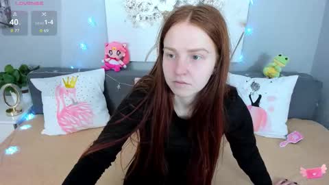 Snapshot of evarey_ chatting on 18, 12, 2025 Adelina online show from 18, 12, 2025