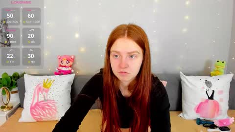 Snapshot of evarey_ chatting on 20, 12, 2025 Adelina online show from 20, 12, 2025