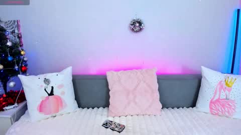 Snapshot of evarey_ chatting on 6, 1, 2026 Adelina online show from 6, 1, 2026