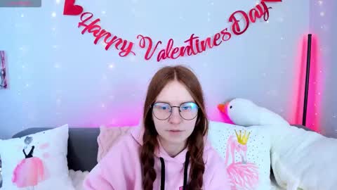 Snapshot of evarey_ chatting on 10, 2, 2026 Adelina online show from 10, 2, 2026